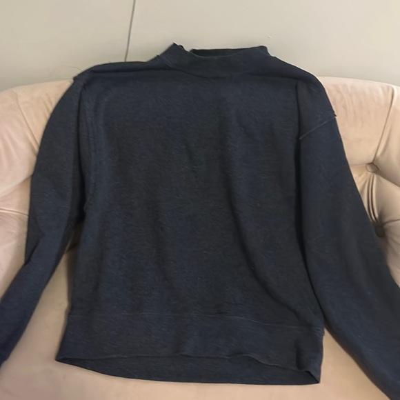 ALO Yoga Tops - Alo yoga sweatshirt